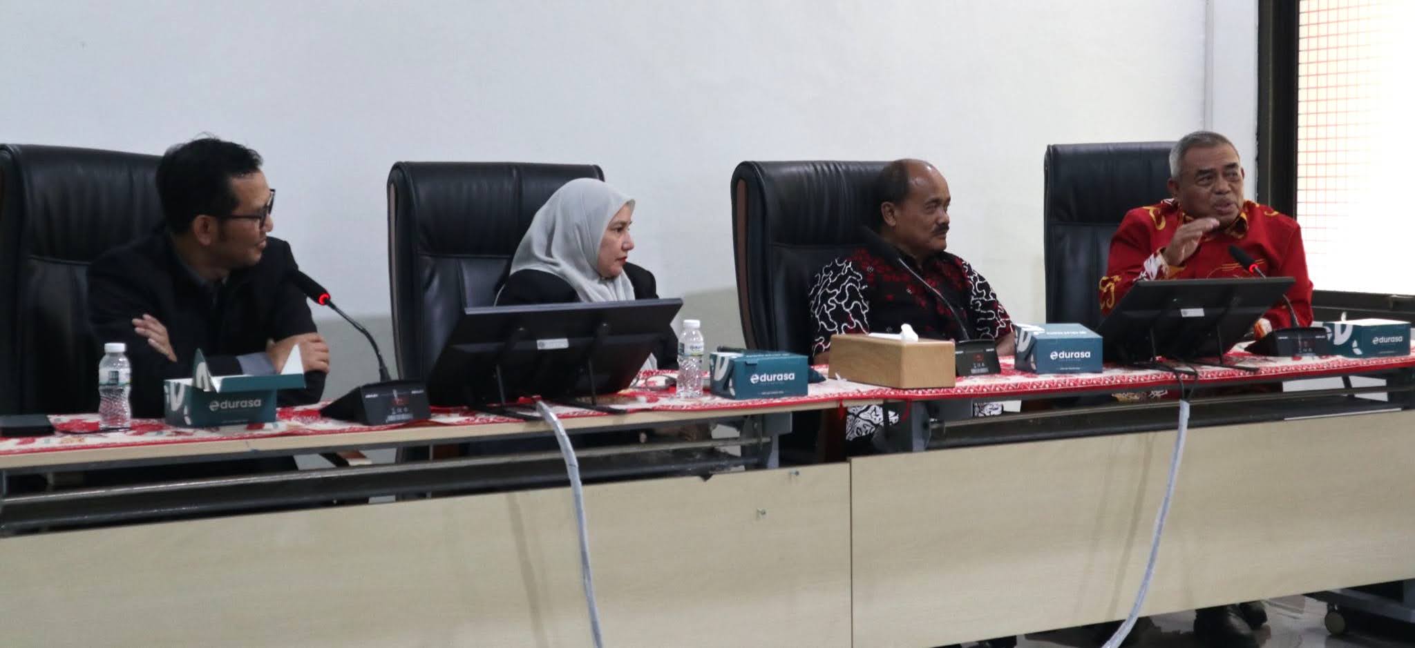 Sesi pembukaan dan diskusi akademik kunjungan KKL mahasiswa S2 PPKN Universitas Negeri Malang di FISH UNJ