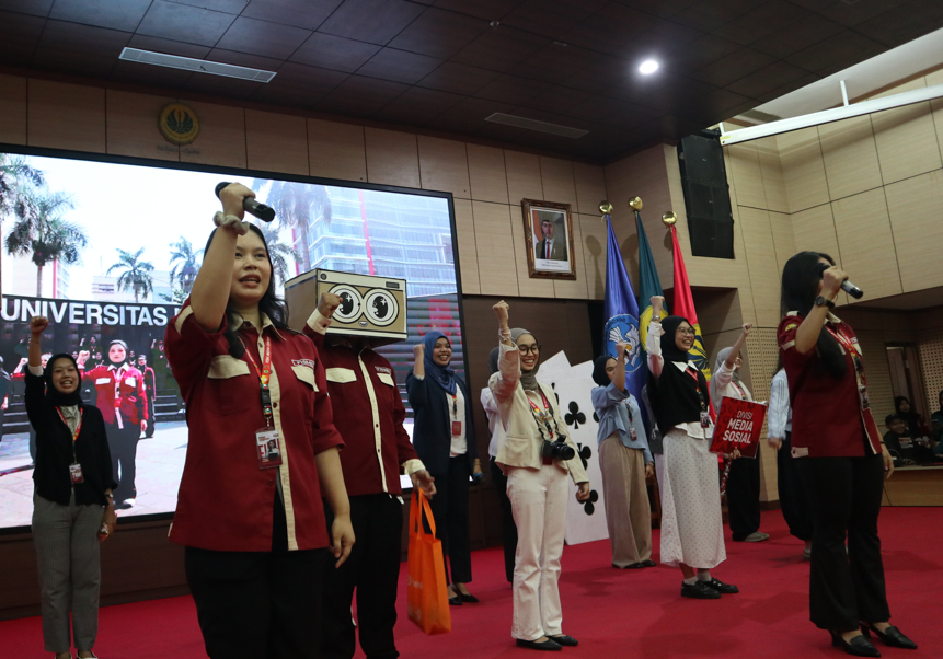 Panggung kreatif dan interaktif OPMAWA dan ORMAWA FISH UNJ