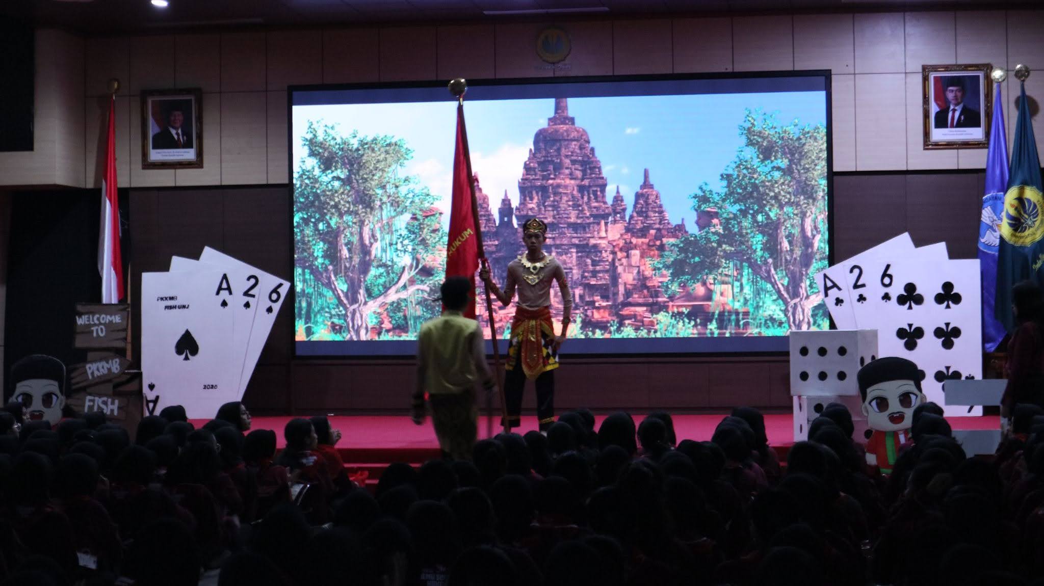 Penampilan drama musikal oleh mahasiswa-mahasiswi program studi se-FISH UNJ